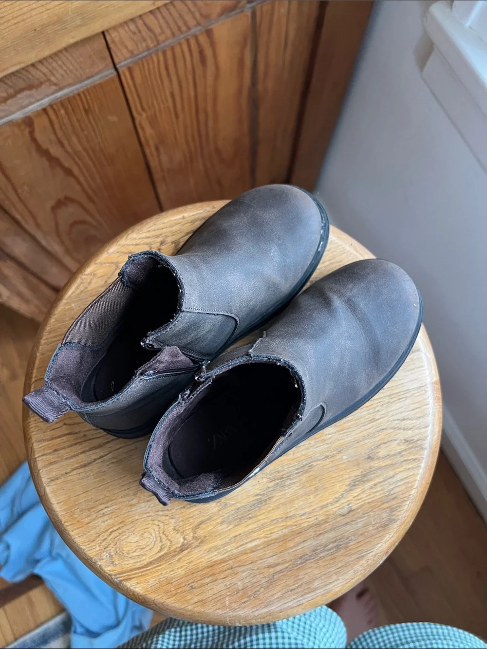 Zara | Kids Chelsea Boots in Dark Brown with Embroidered Floral Accent